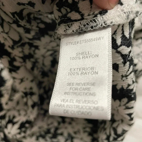 Black & White Floral Top - Picture 7 of 10